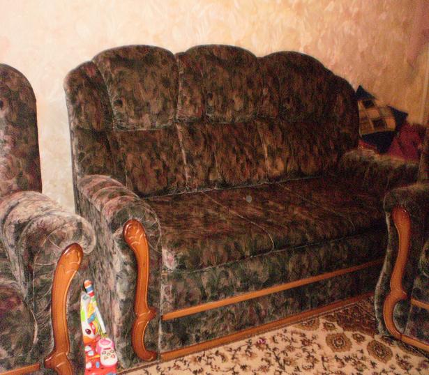 Как красиво перетянуть угловой диван. Мебель своими руками. Обивка или обшивка.